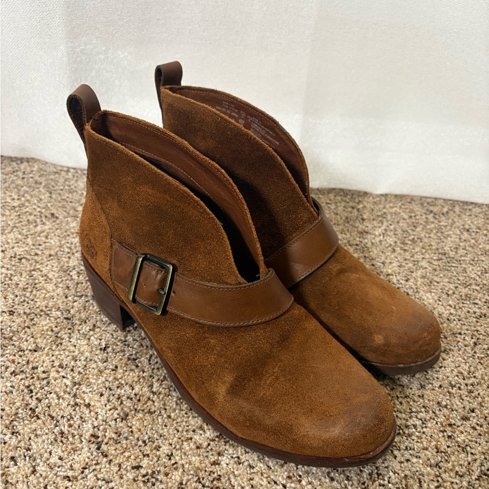 UGG Chestnut Brown Wright Belted Boots‎ size 7 EUC